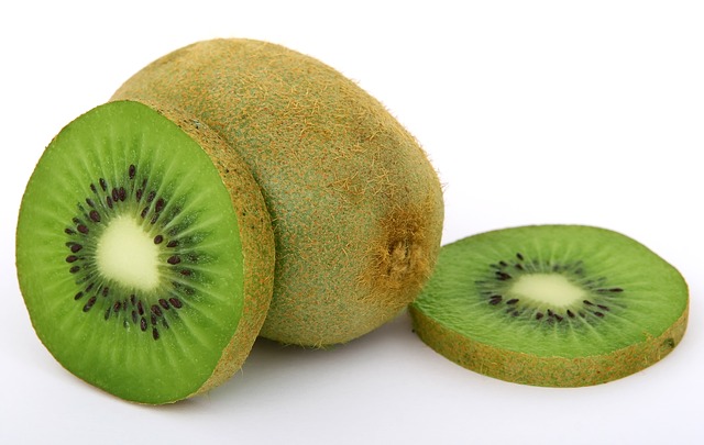 Kiwis enthalten besonders viel Vitamin C, A, B und E