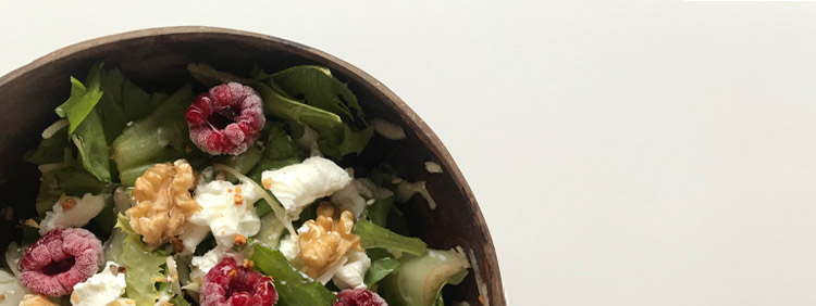 Ziegenkäse Salat mit Honig und Himbeeren