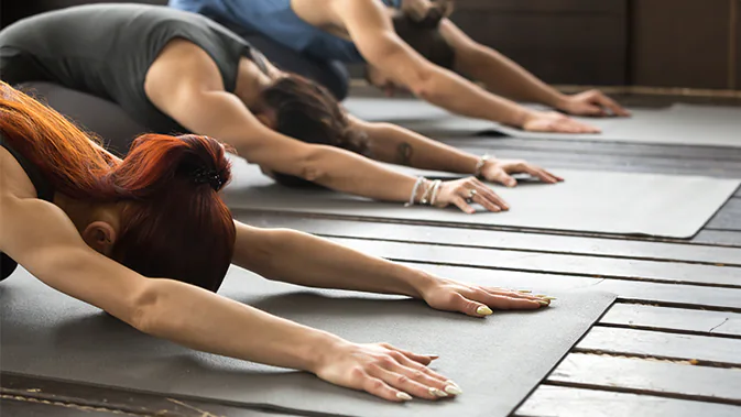 Yoga-Pose im Sitzen