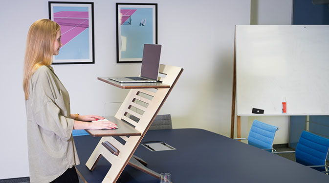 Ergonomisch am Stehschreibtisch arbeiten