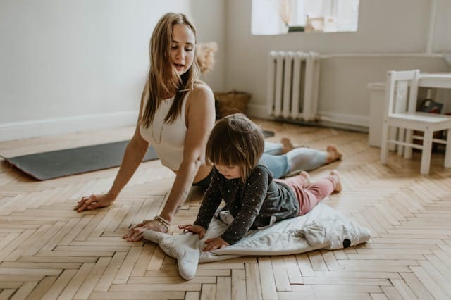 Als Kinderyogalehrer arbeiten